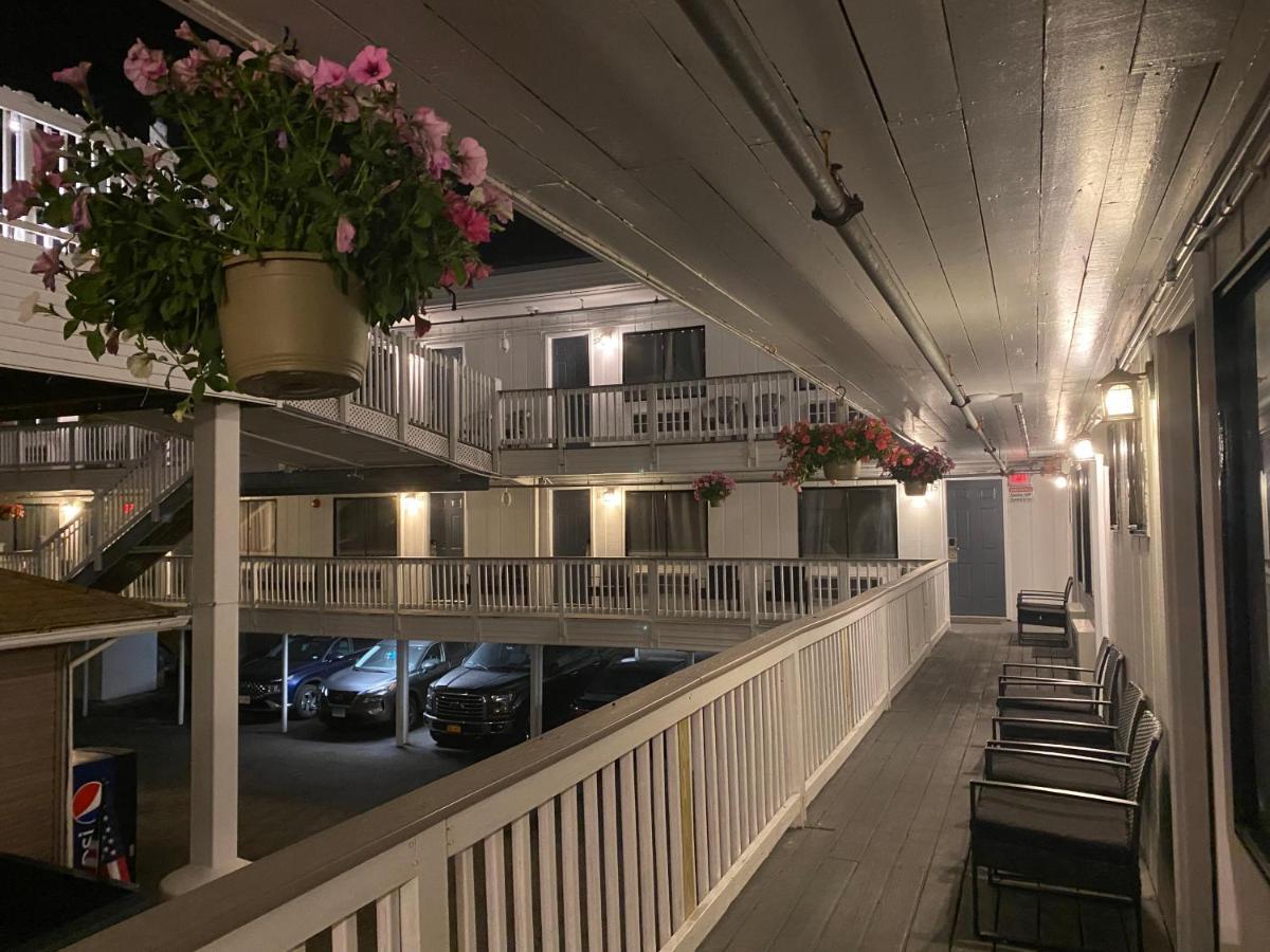Ways Motel Hampton Exterior photo